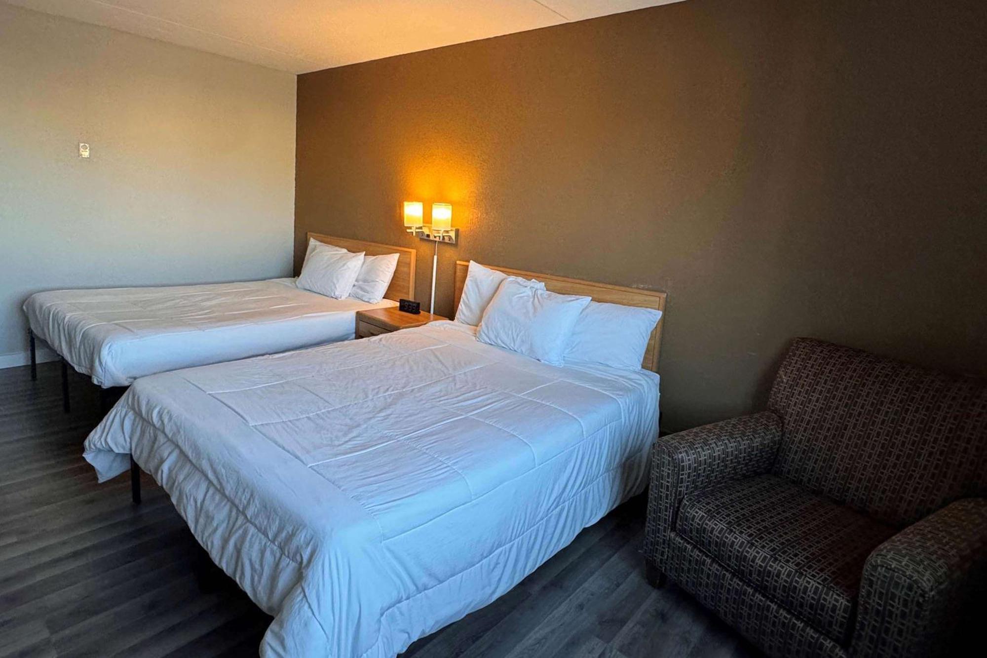 Sauk River Inn & Suites, A Travelodge By Wyndham Sauk Centre Bagian luar foto