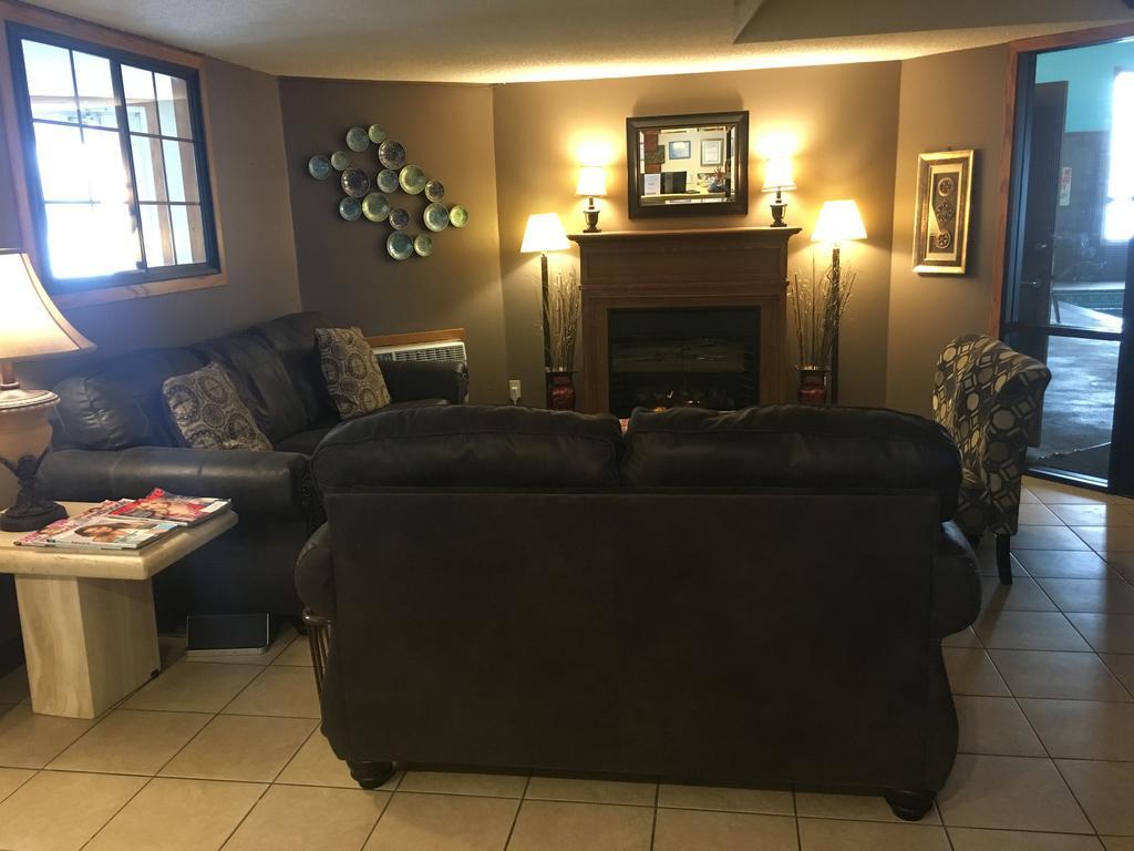 Sauk River Inn & Suites, A Travelodge By Wyndham Sauk Centre Bagian luar foto