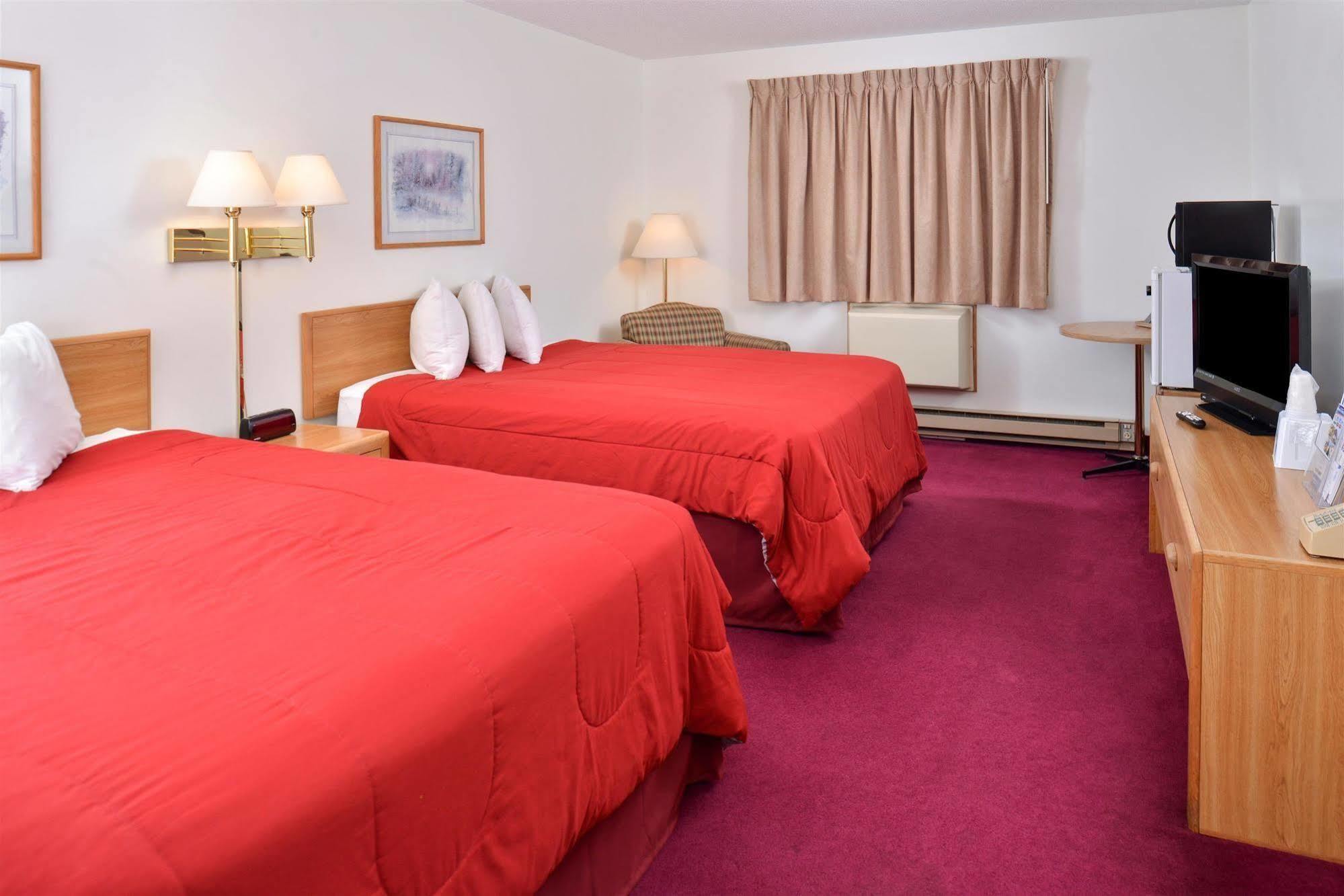 Sauk River Inn & Suites, A Travelodge By Wyndham Sauk Centre Bagian luar foto