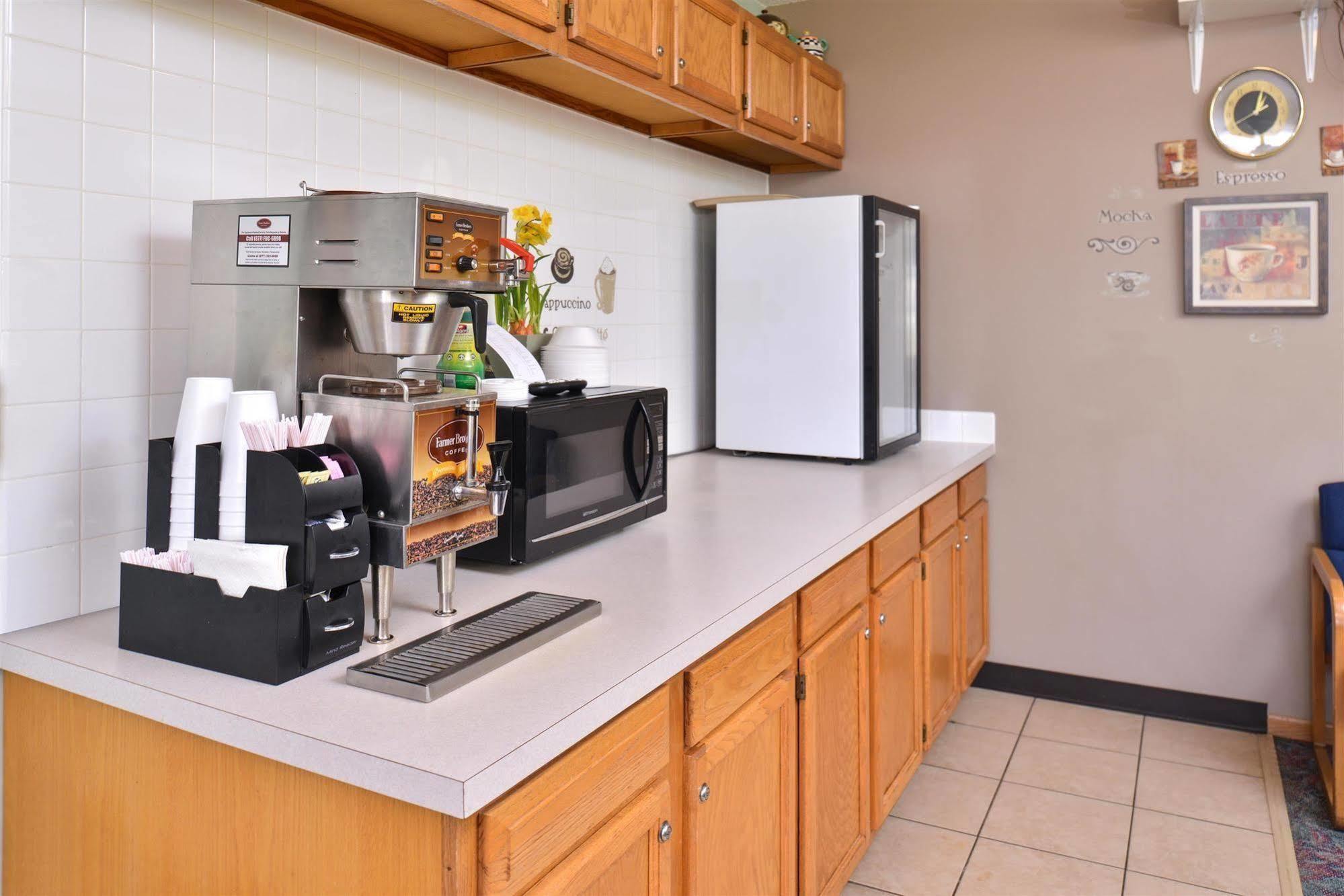 Sauk River Inn & Suites, A Travelodge By Wyndham Sauk Centre Bagian luar foto