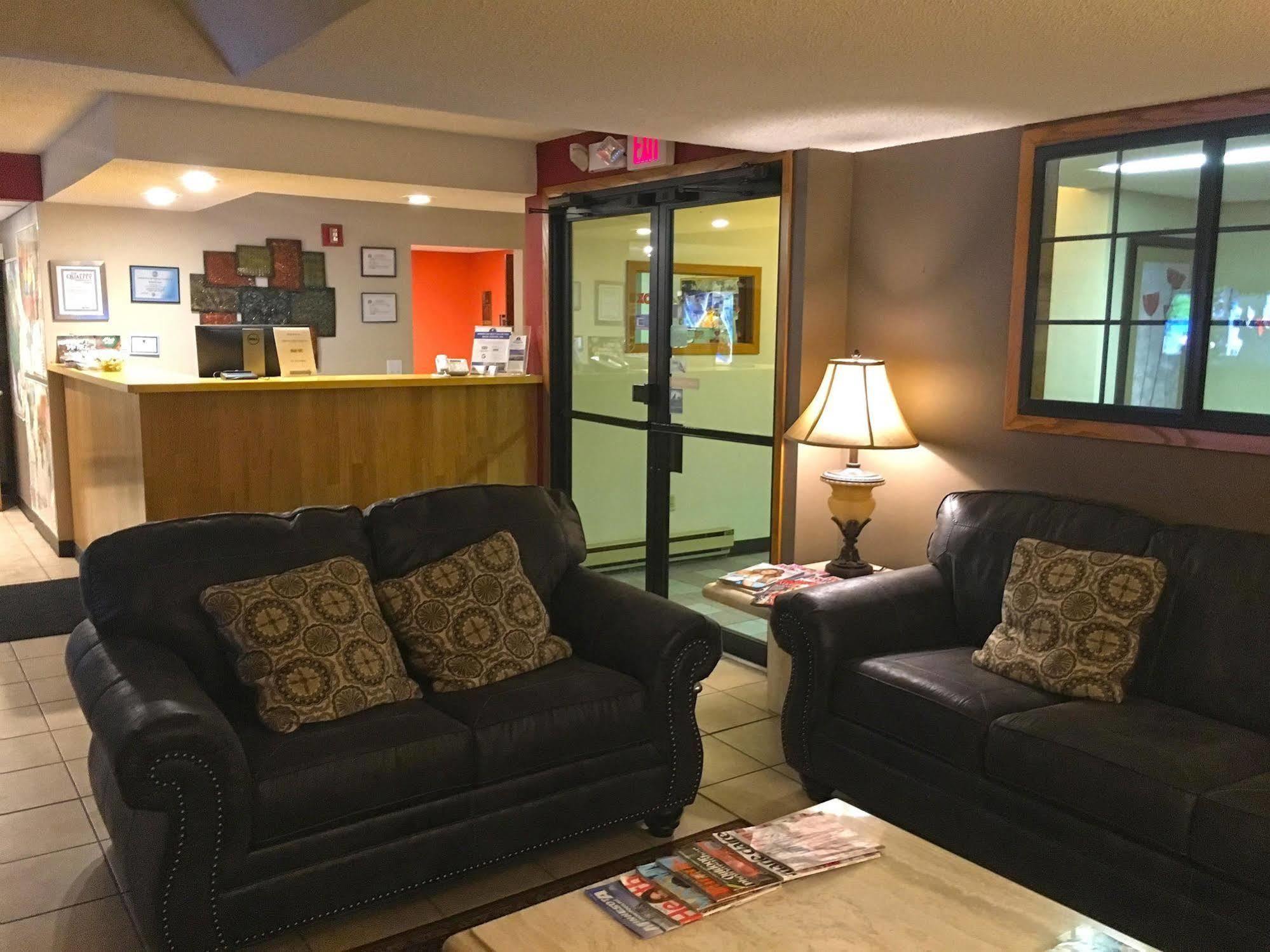 Sauk River Inn & Suites, A Travelodge By Wyndham Sauk Centre Bagian luar foto